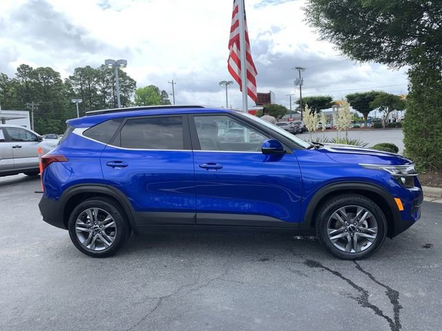Used 2023 Kia Seltos S w/ Navigation Package FWD image 9