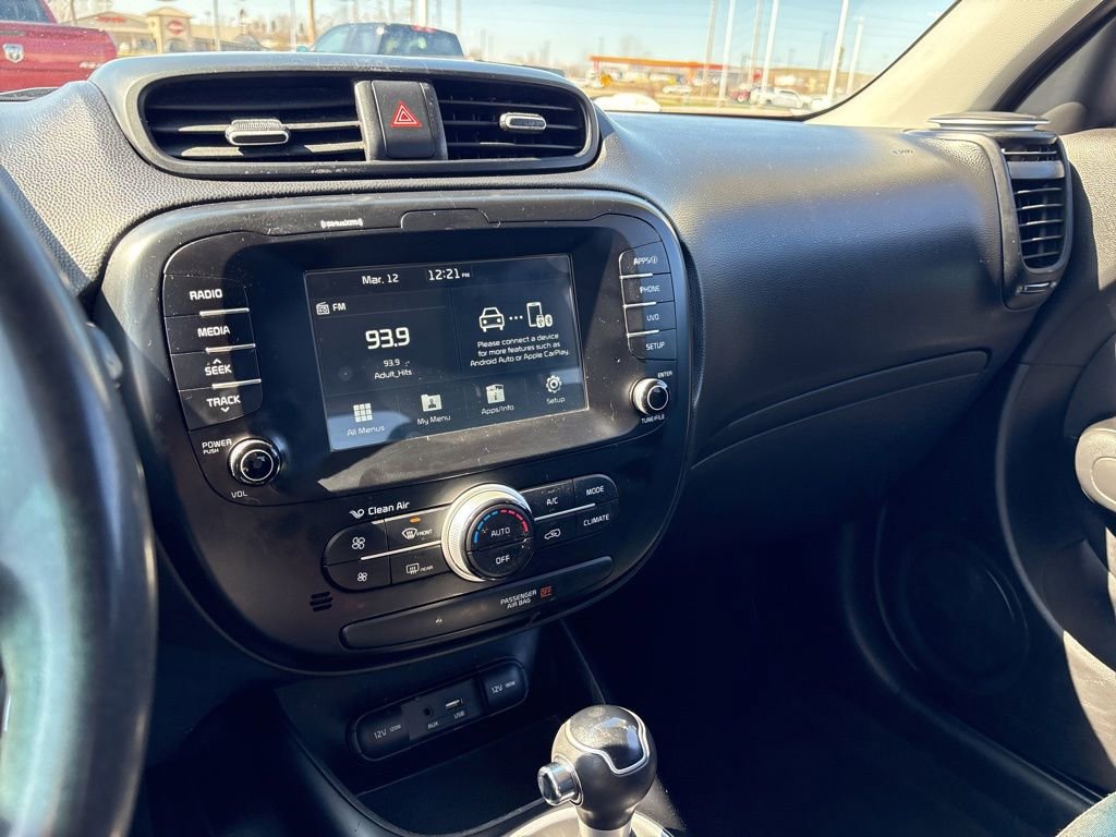 Used 2019 Kia Soul + image 40