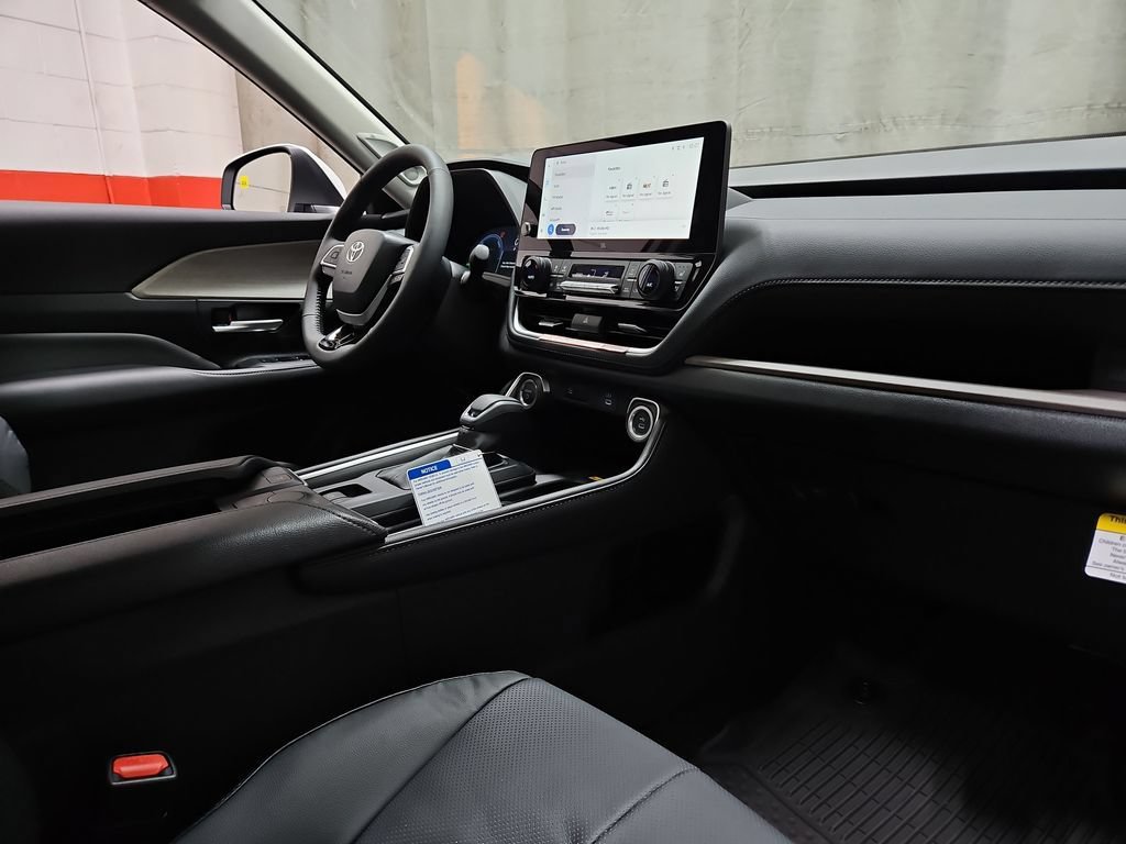 New 2026 Toyota Grand Highlander AWD Hybrid image 28