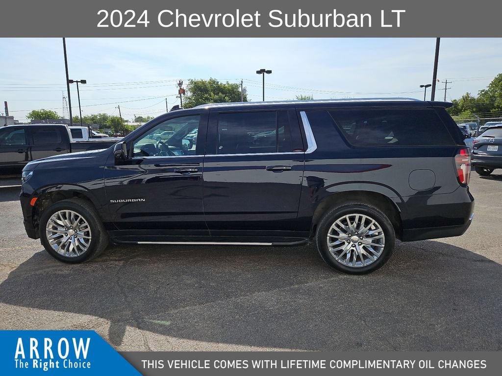 Used 2024 Chevrolet Suburban LT w/ Luxury Package AWD/4WD image 7