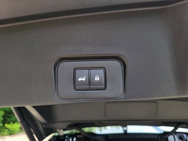 New 2025 Nissan Rogue SV image 8