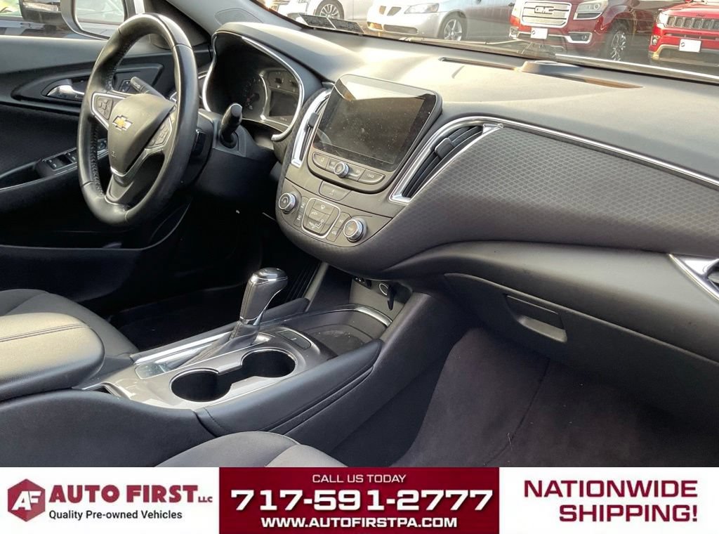 Used 2018 Chevrolet Malibu LT FWD image 14