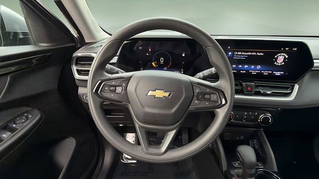 Used 2025 Chevrolet TrailBlazer LT AWD/4WD image 12