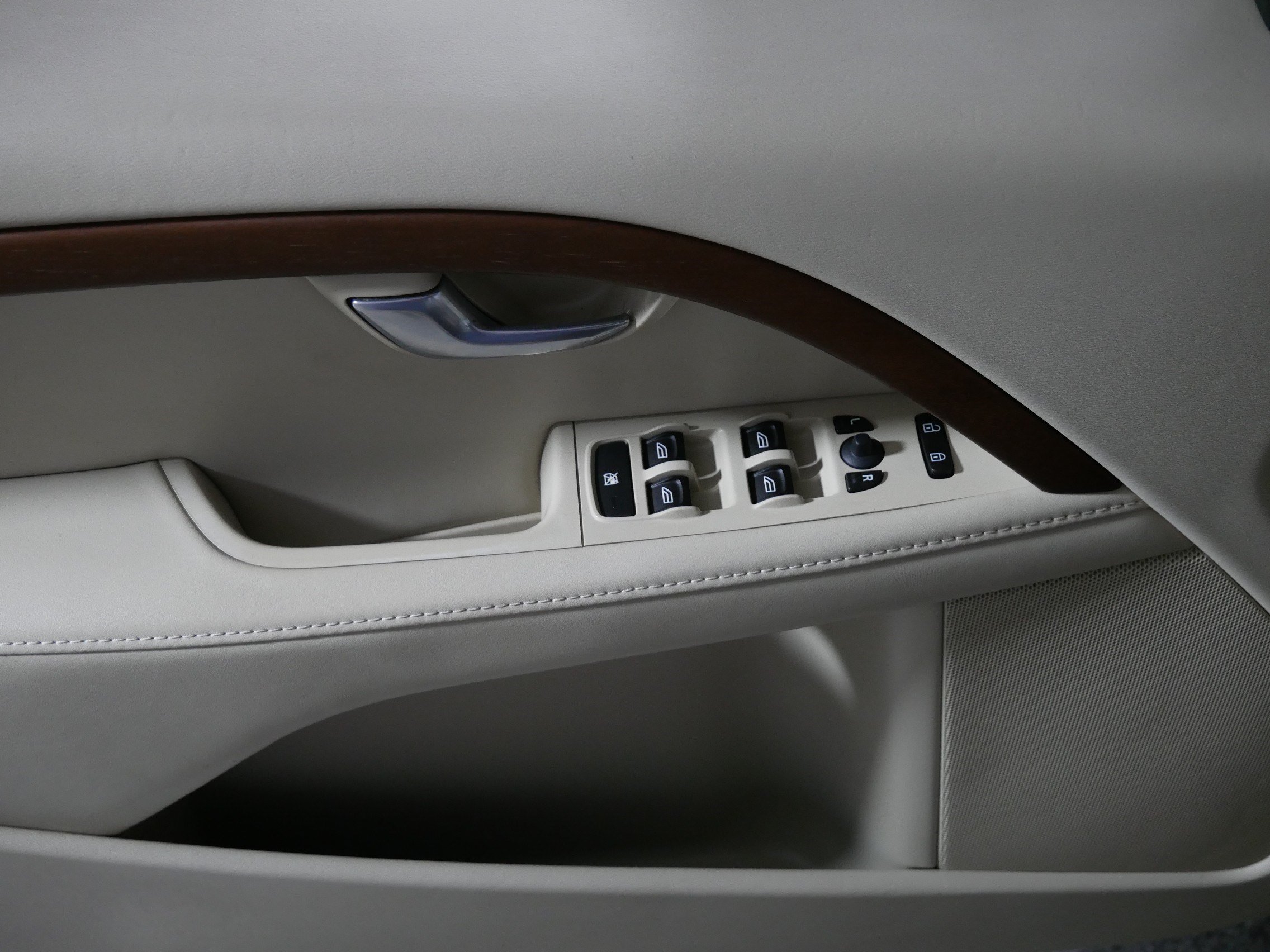 Used 2010 Volvo S80 3.2 FWD image 19