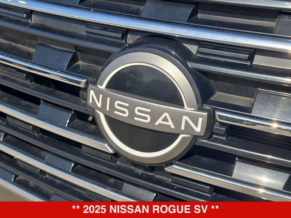 Used 2025 Nissan Rogue SV AWD/4WD image 12