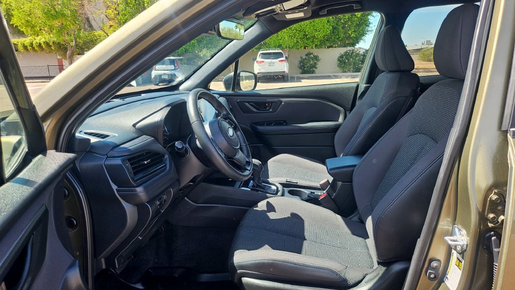 Used 2025 Subaru Forester Premium AWD/4WD image 29