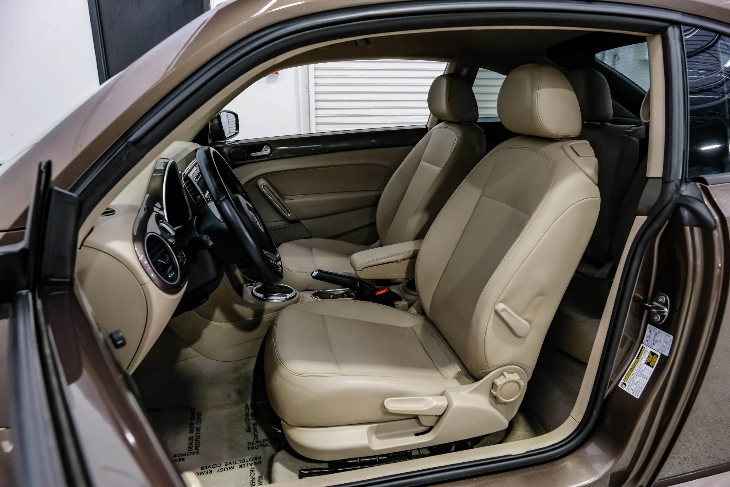 Used 2014 Volkswagen Beetle 1.8T FWD image 29