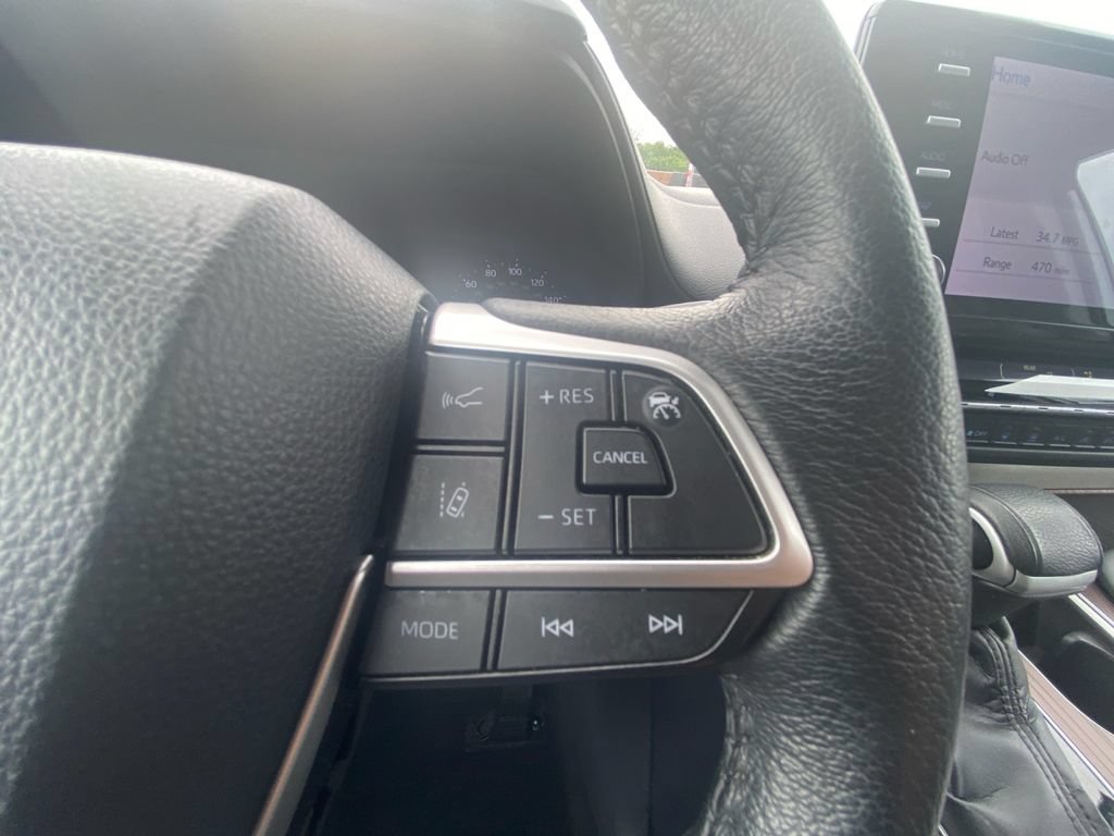 Used 2023 Toyota Sienna XLE AWD/4WD image 19