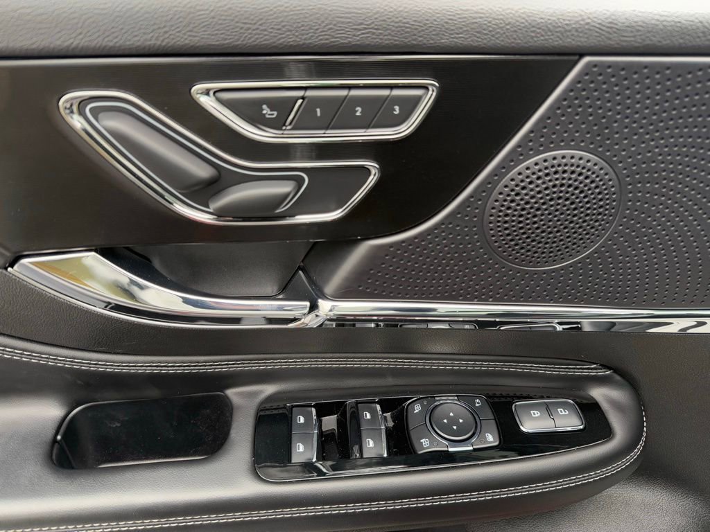 Used 2024 Lincoln Corsair AWD w/ Equipment Group 101A image 13