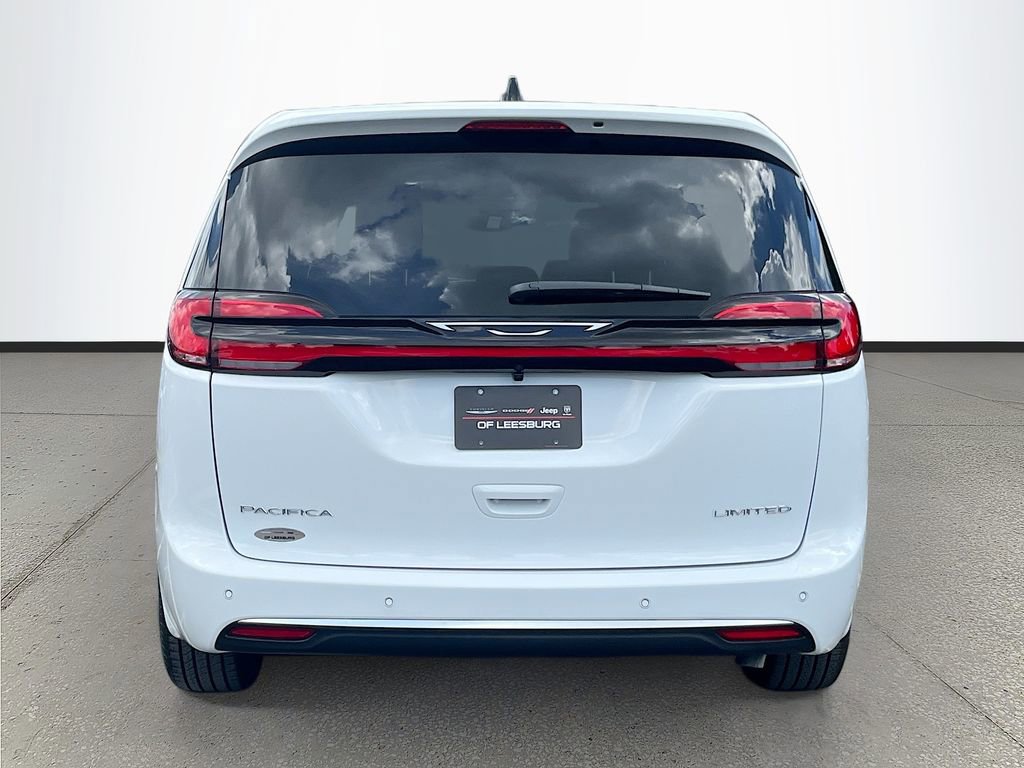New 2027 Chrysler Pacifica Touring Plus FWD image 5