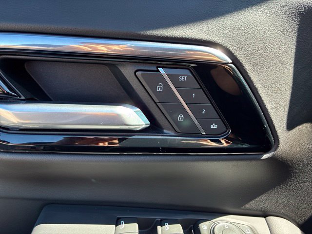 Used 2025 Chevrolet Tahoe LT w/ Comfort Package AWD/4WD image 14