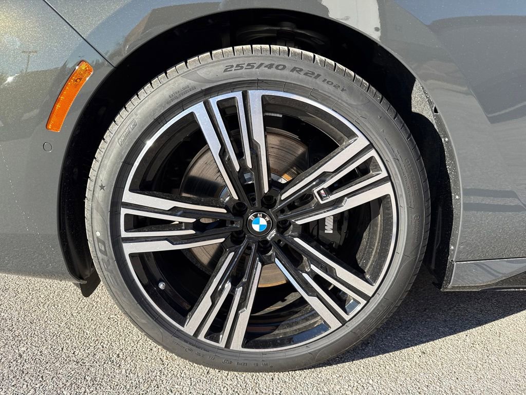 New 2026 BMW 760i xDrive w/ Executive Package image 9