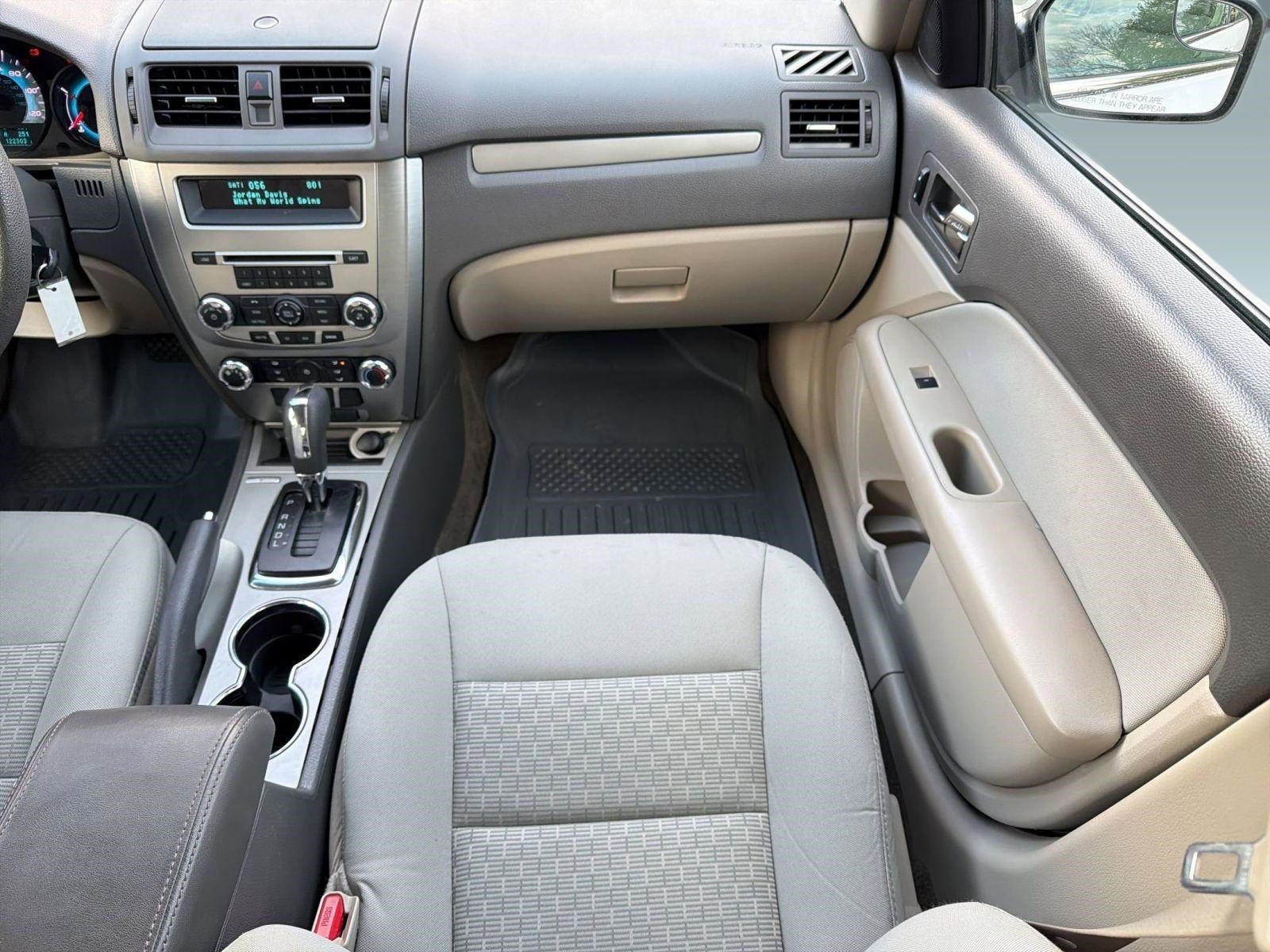 Used 2012 Ford Fusion SE image 24