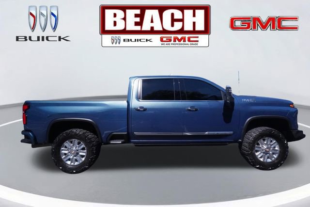 Used 2025 Chevrolet Silverado 2500 High Country AWD/4WD image 2