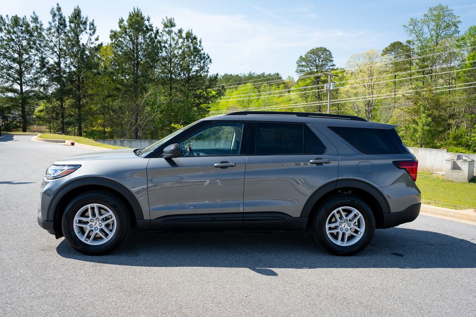 New 2026 Ford Explorer Active RWD image 5