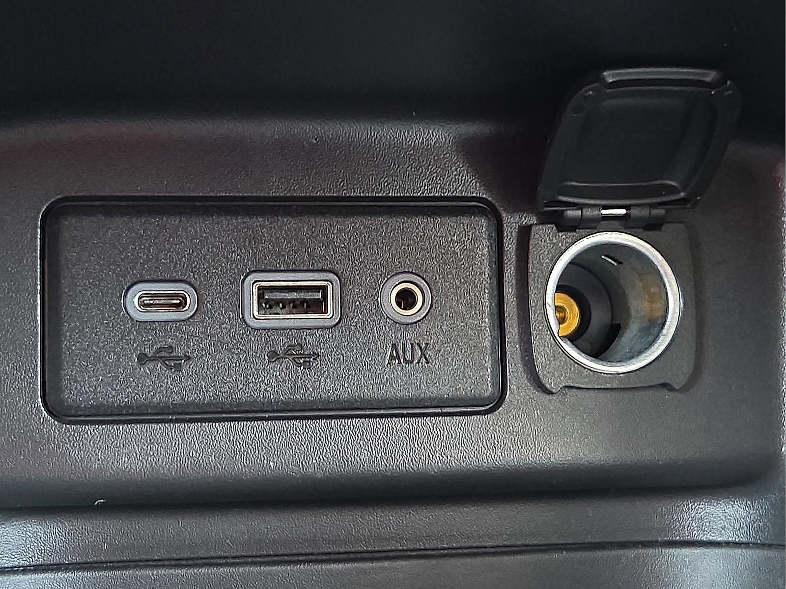 Used 2024 Chevrolet Equinox LT FWD image 17