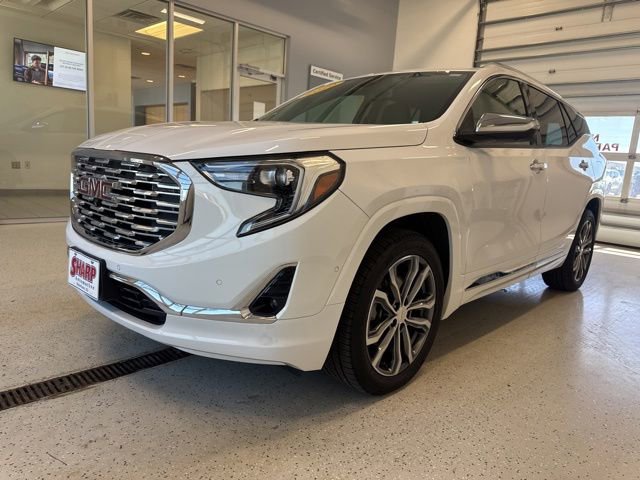 Used 2020 GMC Terrain Denali w/ GMC Pro Grade Package AWD/4WD image 6