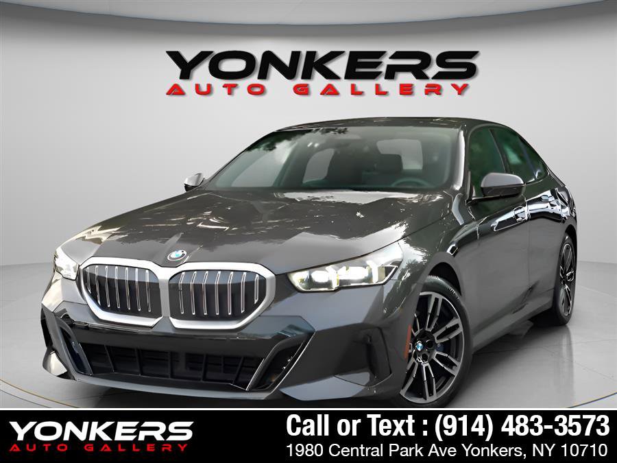 Used 2024 BMW 530i xDrive image 3