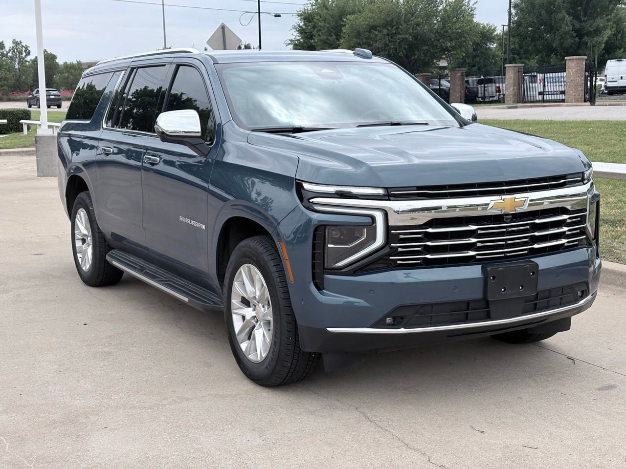 Used 2025 Chevrolet Suburban Premier RWD video 1