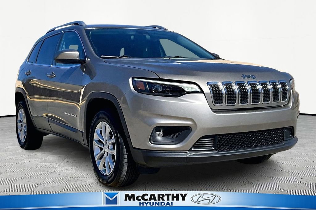 Used 2019 Jeep Cherokee Latitude w/ Cold Weather Group AWD/4WD image 1