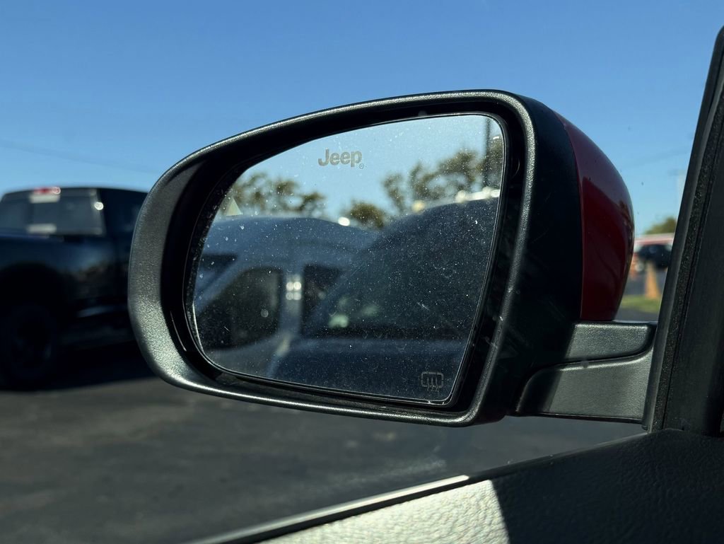 Used 2023 Jeep Compass Limited image 13