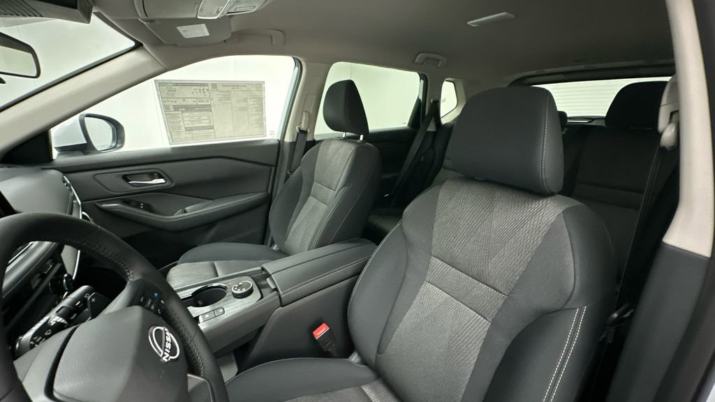 New 2026 Nissan Rogue SV w/ Cold Weather Package AWD/4WD image 9
