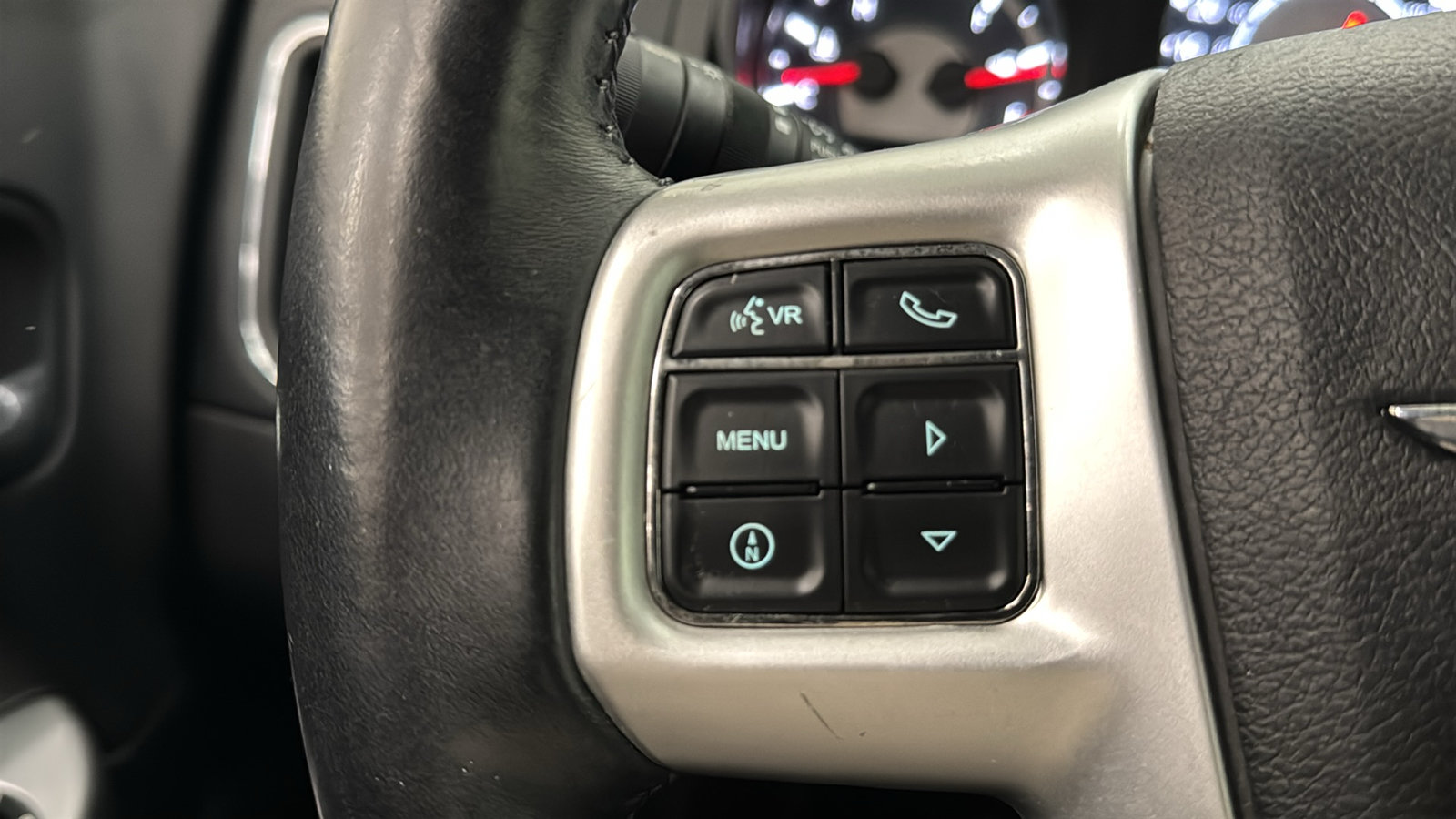 Used 2013 Chrysler 200 Limited FWD image 13