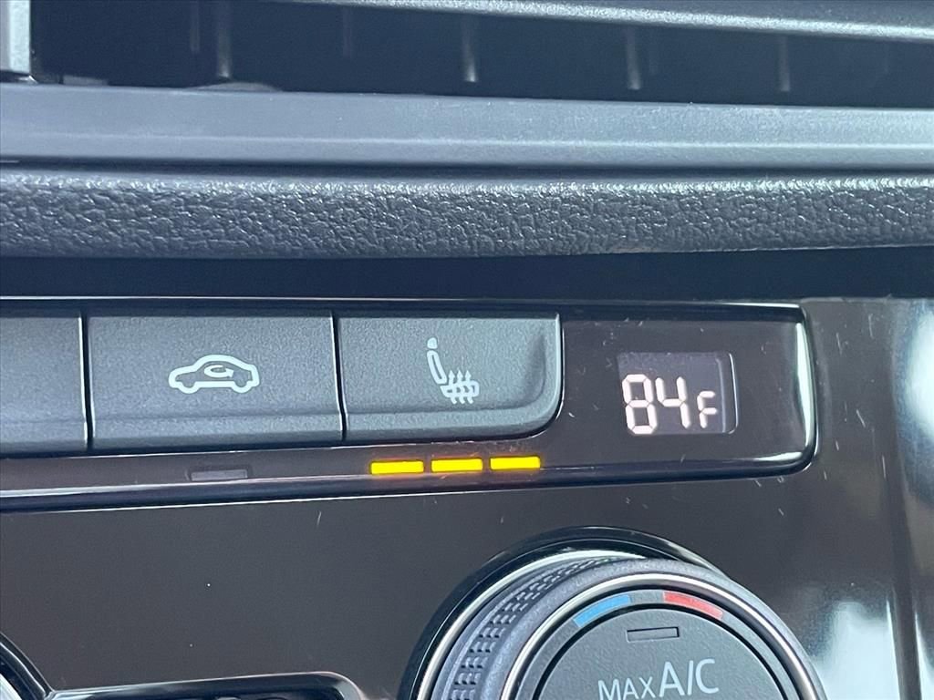 Used 2023 Volkswagen Jetta SE image 7