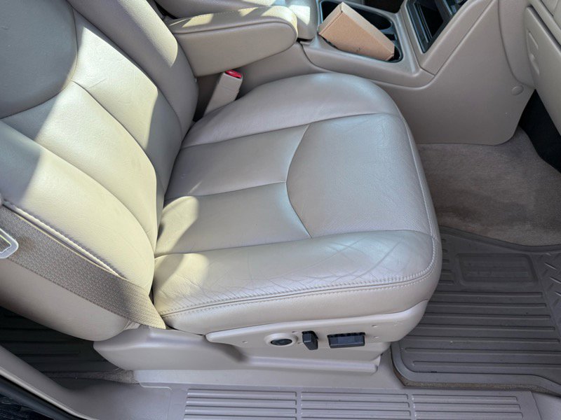 Used 2005 GMC Sierra 3500 SLT w/ Heavy-Duty Power Package image 48