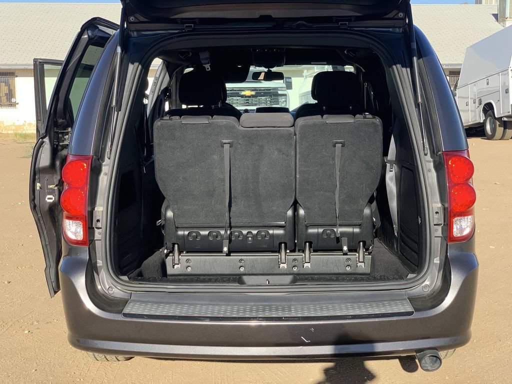Used 2018 Dodge Grand Caravan SE FWD image 24