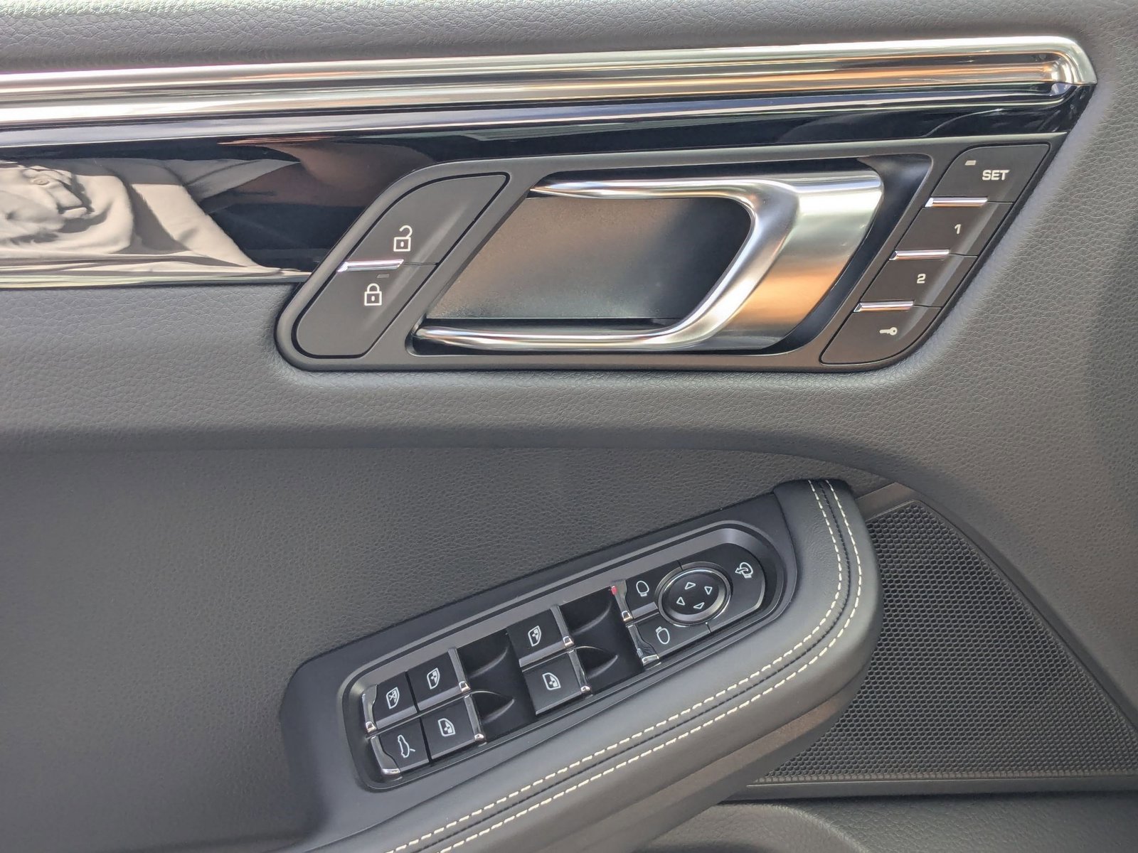 New 2025 Porsche Macan S AWD/4WD image 15