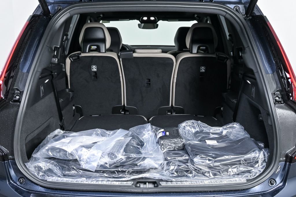 New 2026 Volvo XC90 T8 Ultra w/ Protection Package Premier image 28