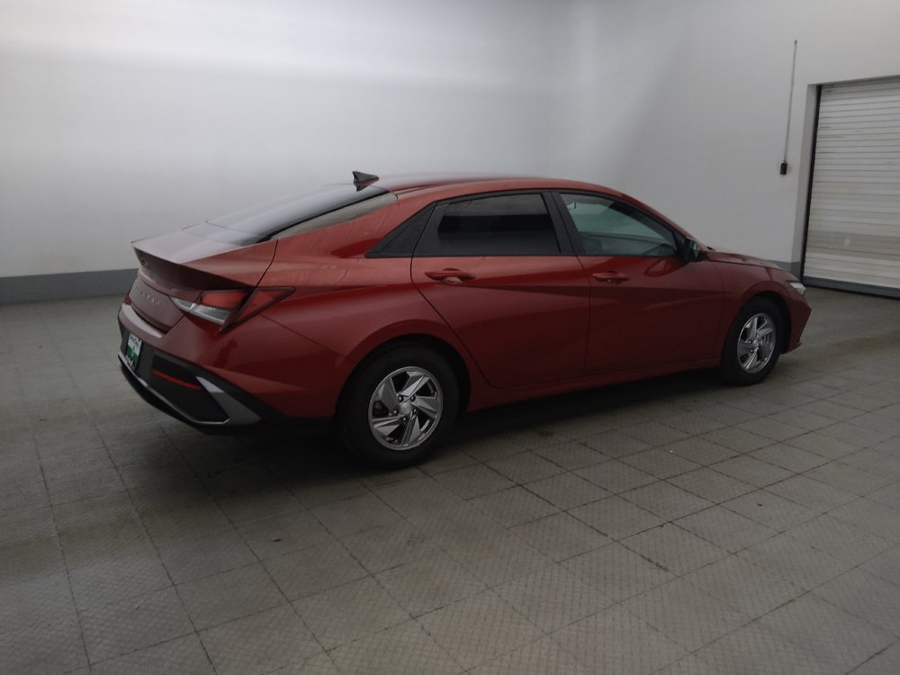 Used 2024 Hyundai Elantra SE FWD image 10