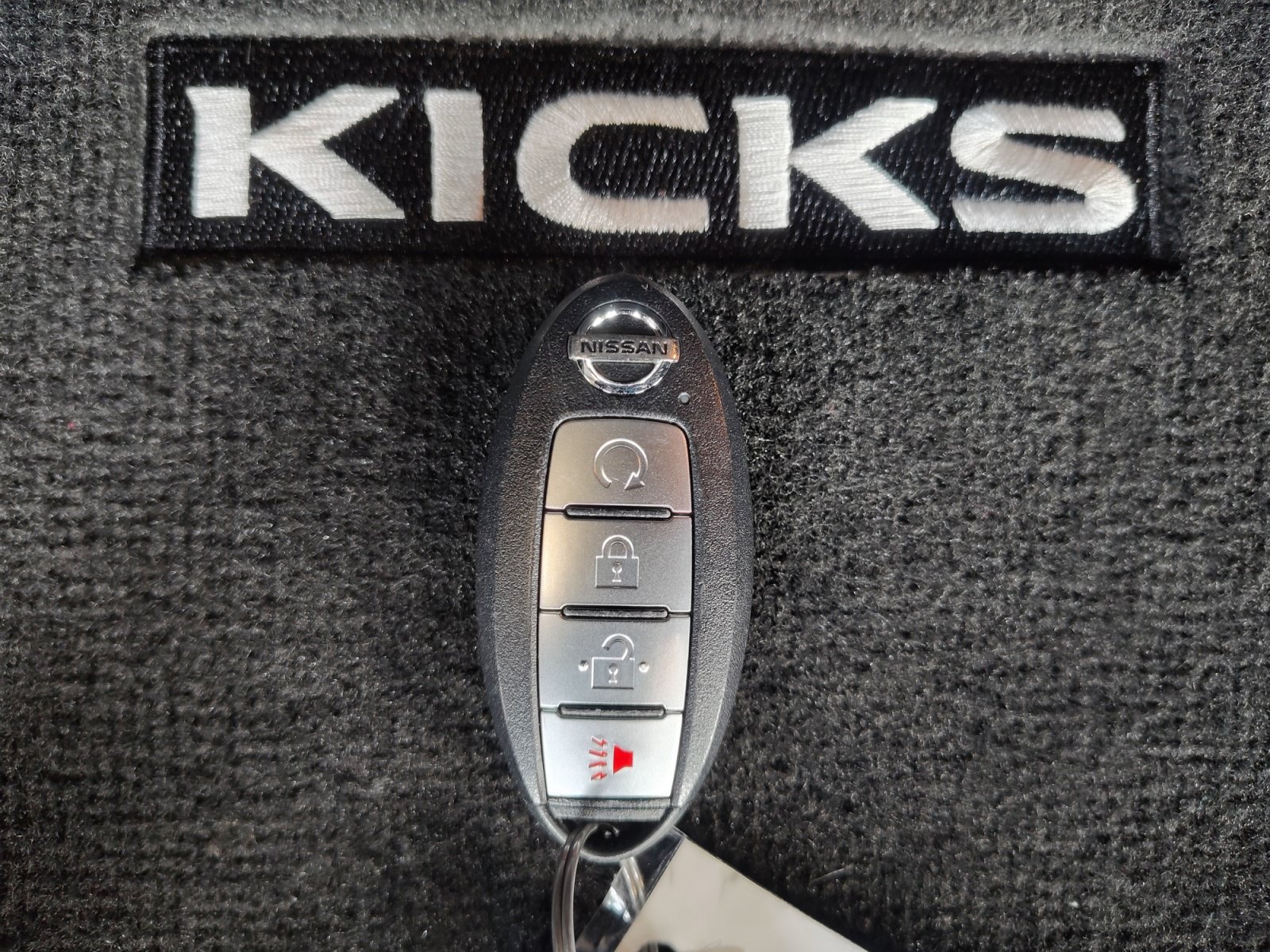 Used 2021 Nissan Kicks SR w/ SR Premium Package FWD image 31