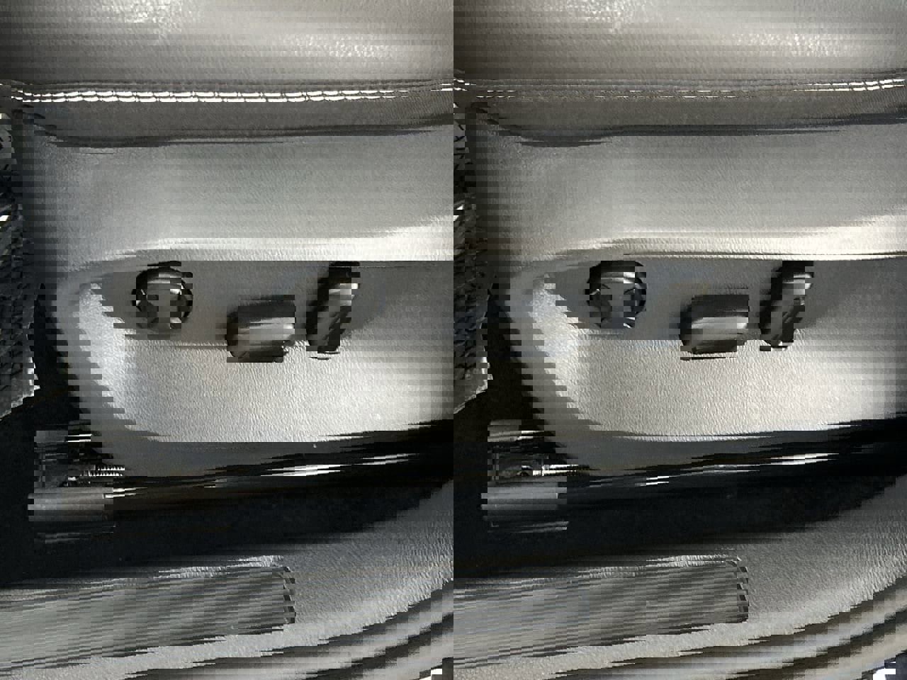 Used 2024 Volkswagen Taos SE image 19