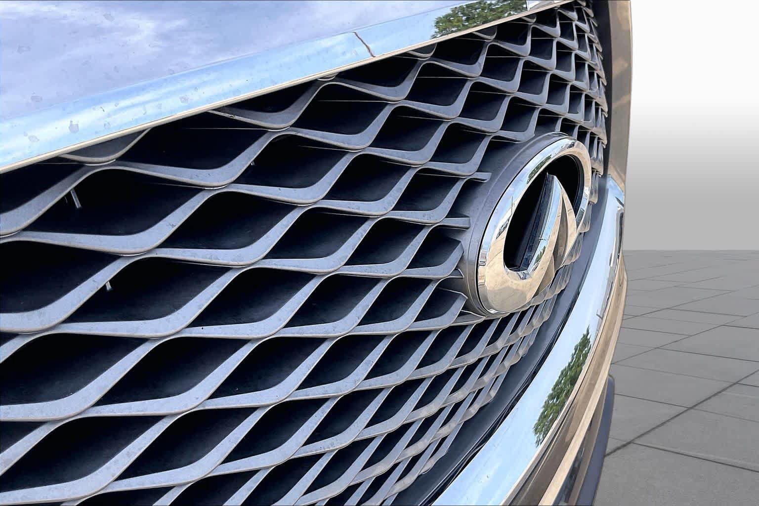 Used 2023 INFINITI QX80 Luxe w/ Cargo Package RWD image 30