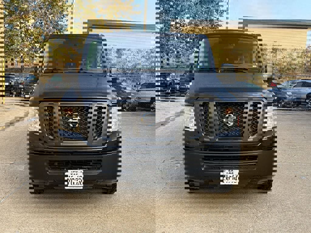 Used 2018 Nissan NV 3500 S image 4