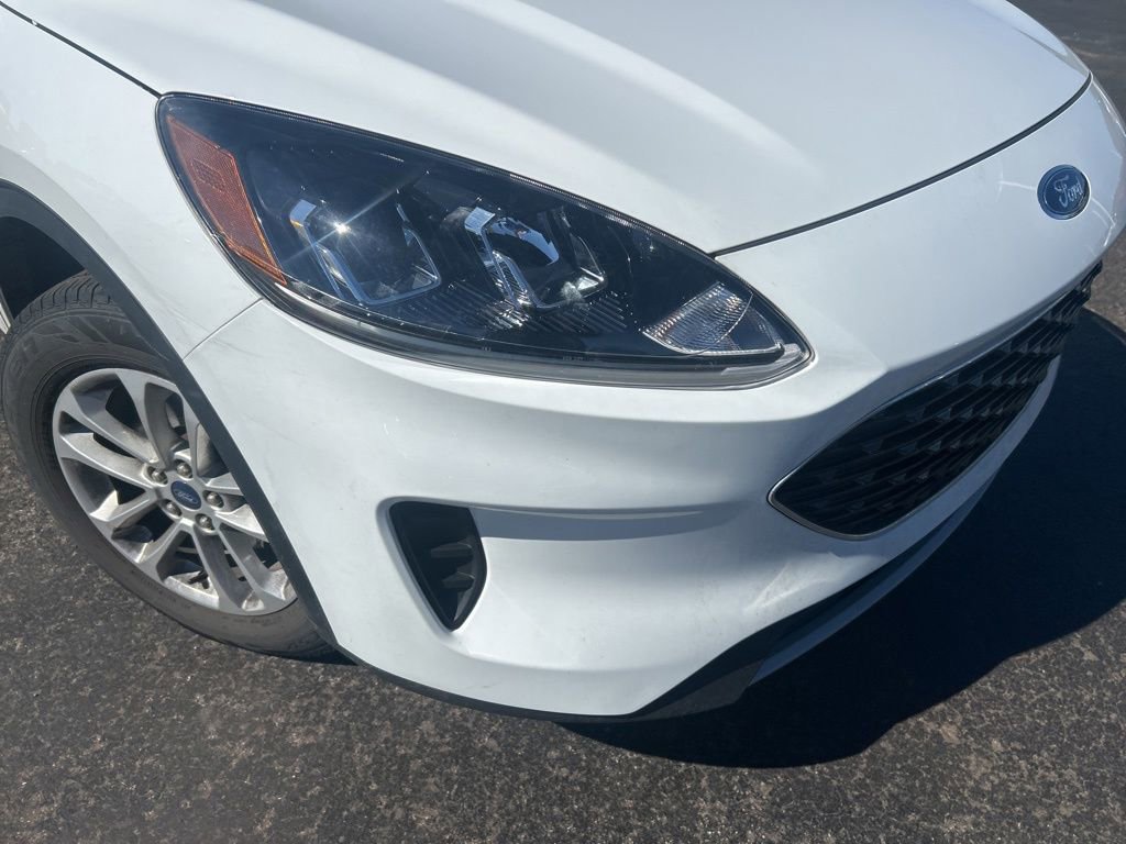 Used 2020 Ford Escape SE image 17