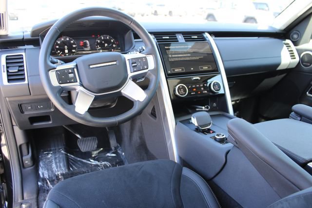Used 2024 Land Rover Discovery S AWD/4WD image 13