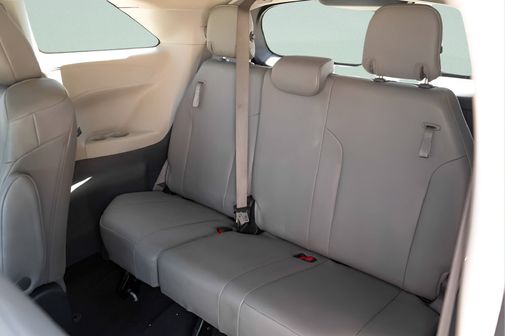 Used 2022 Toyota Sienna XLE FWD image 18