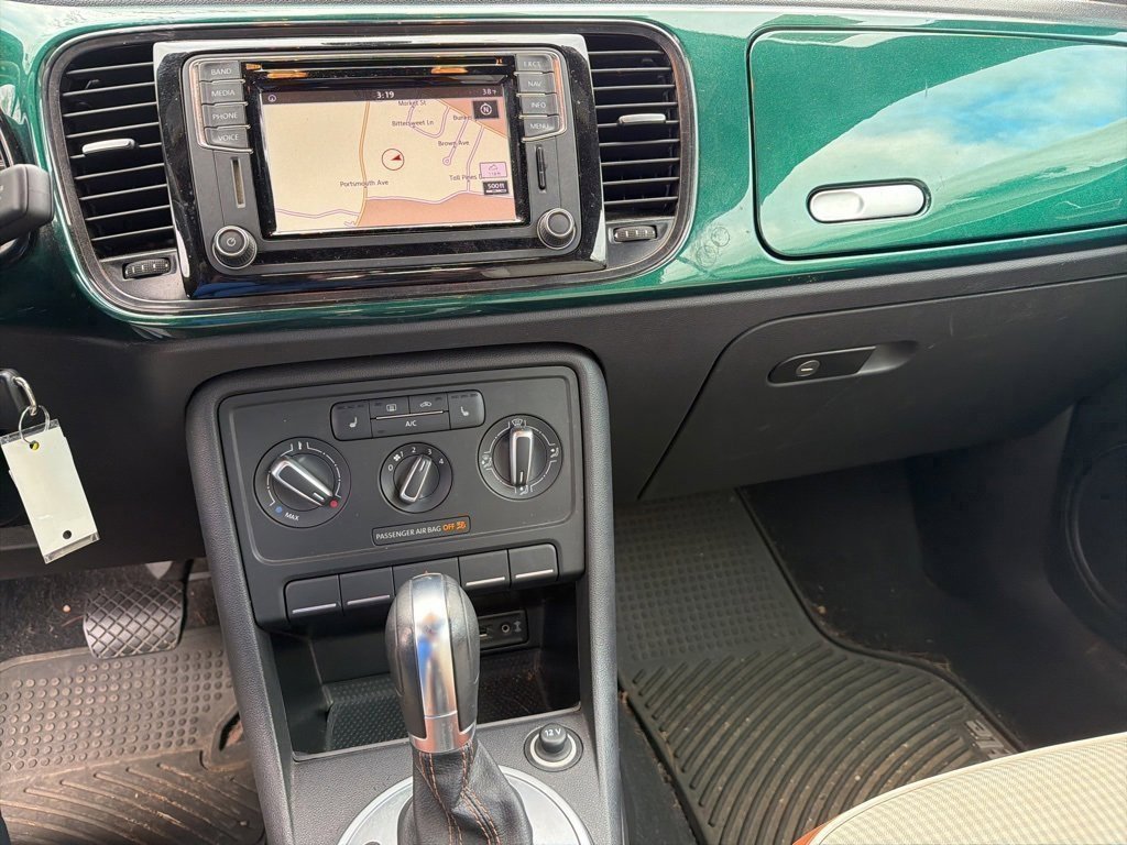 Used 2017 Volkswagen Beetle 1.8T Classic image 11