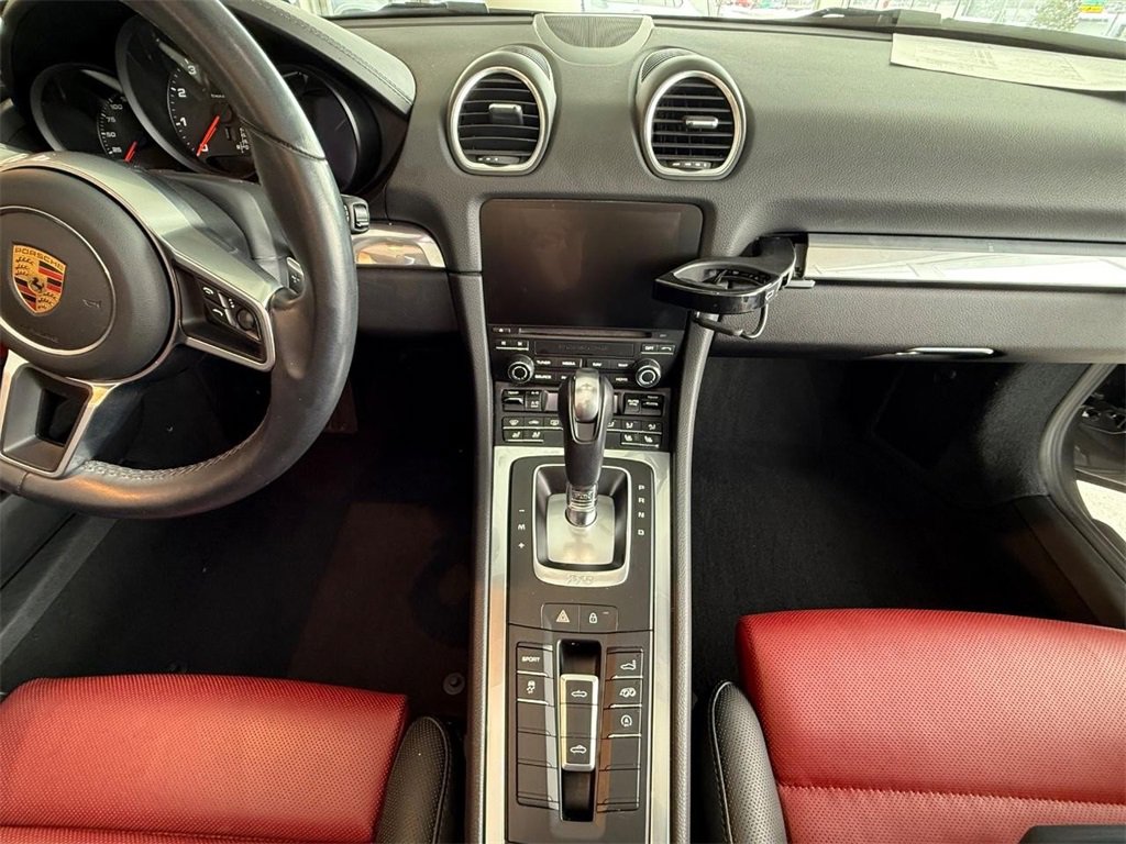 Used 2021 Porsche 718 Boxster image 8