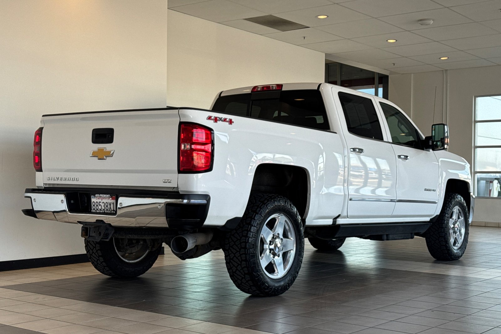 Used 2015 Chevrolet Silverado 2500 LTZ w/ Duramax Plus Package AWD/4WD image 4