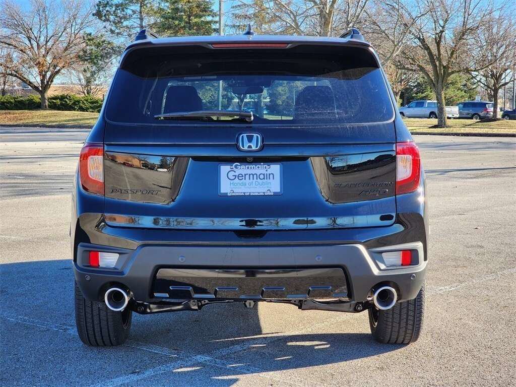 Used 2024 Honda Passport Black Edition image 17