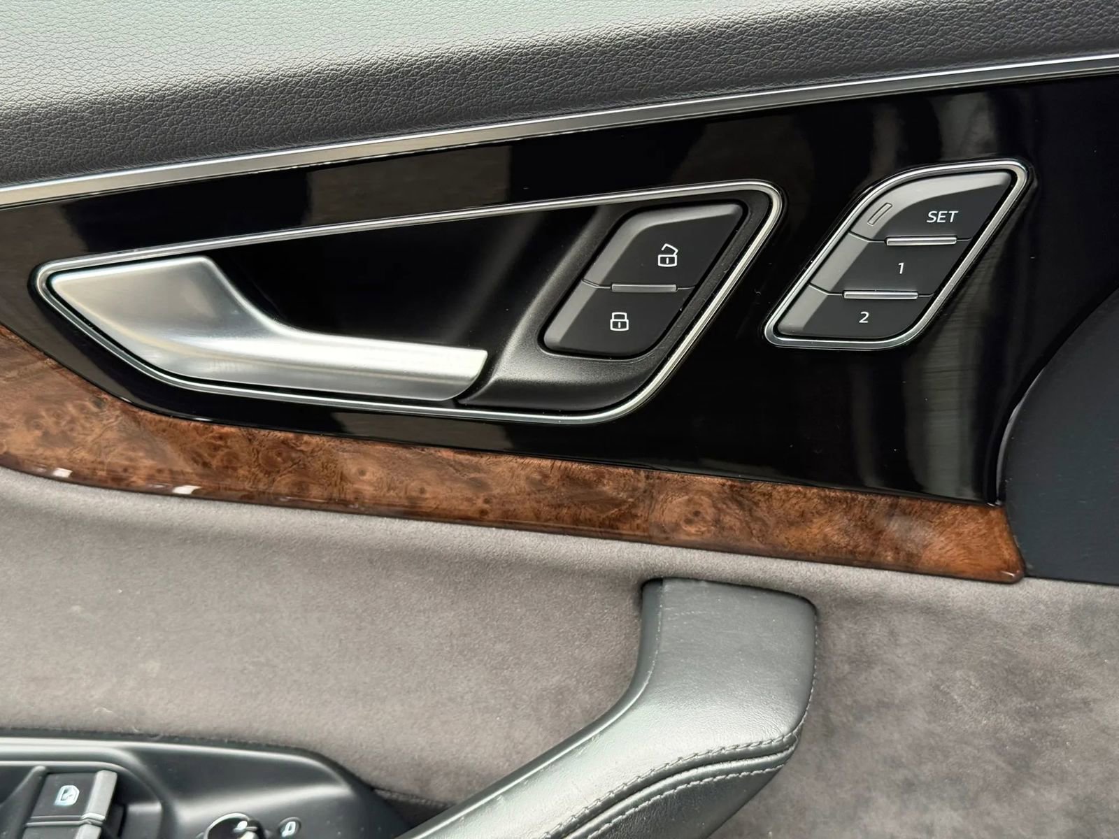 Used 2018 Audi Q7 3.0T Prestige w/ Prestige Package image 21