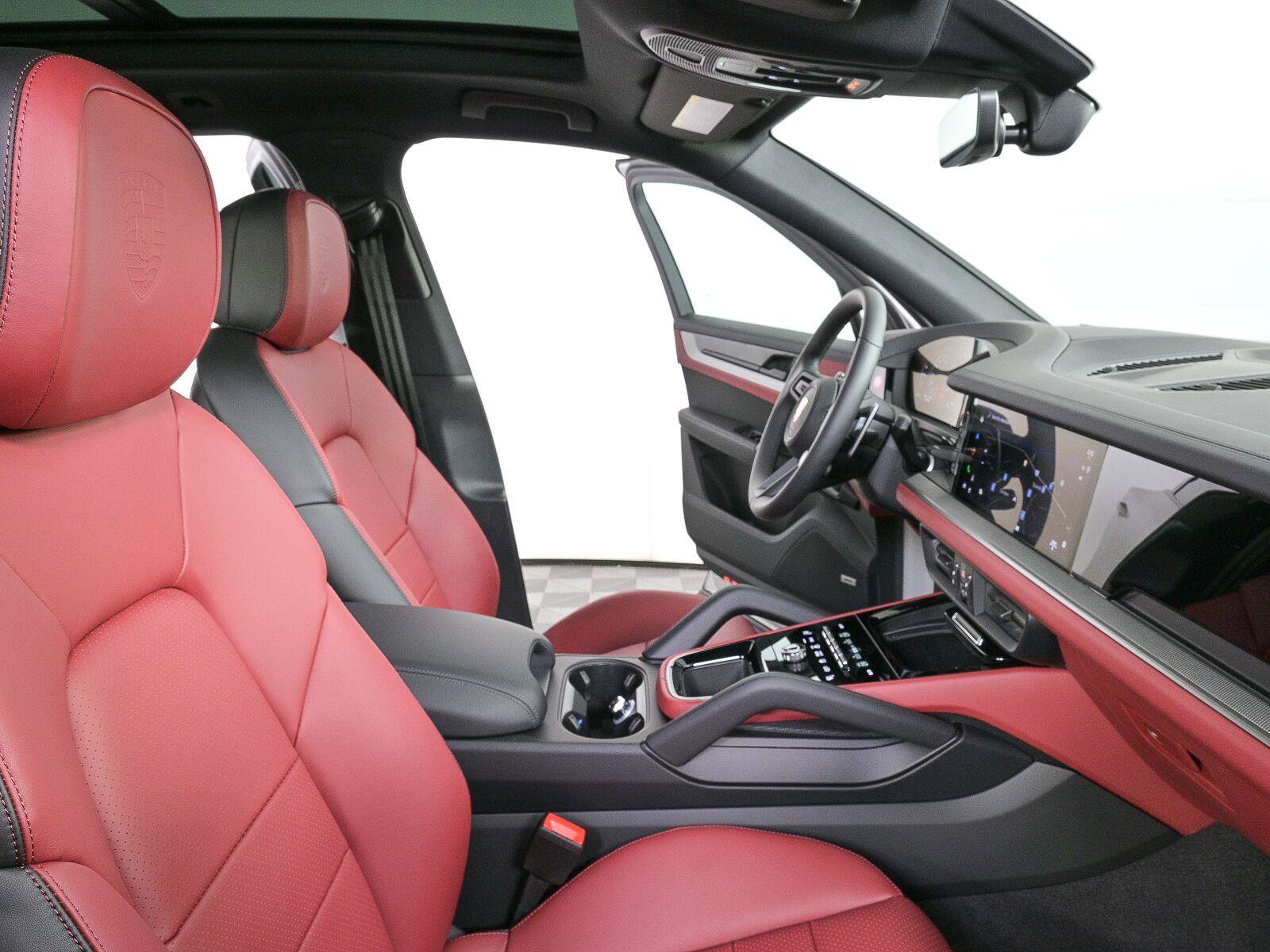 New 2026 Porsche Cayenne AWD/4WD image 22