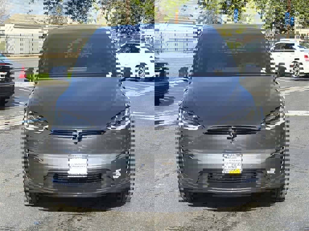 Used 2022 Tesla Model X Plaid image 2
