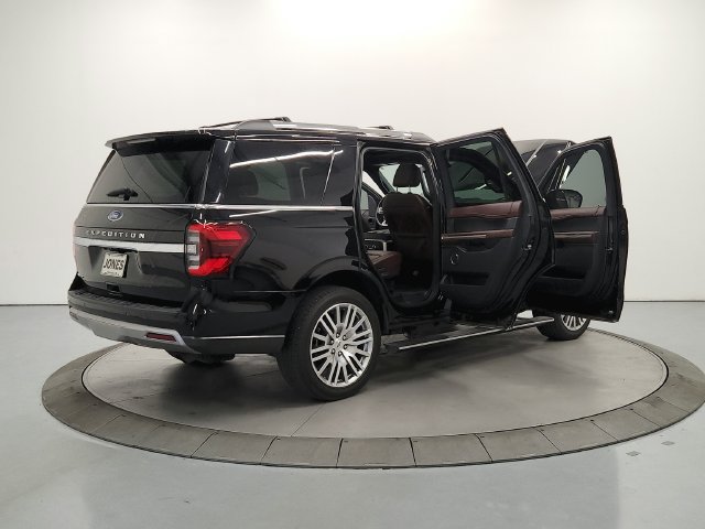 Used 2023 Ford Expedition Limited RWD image 44