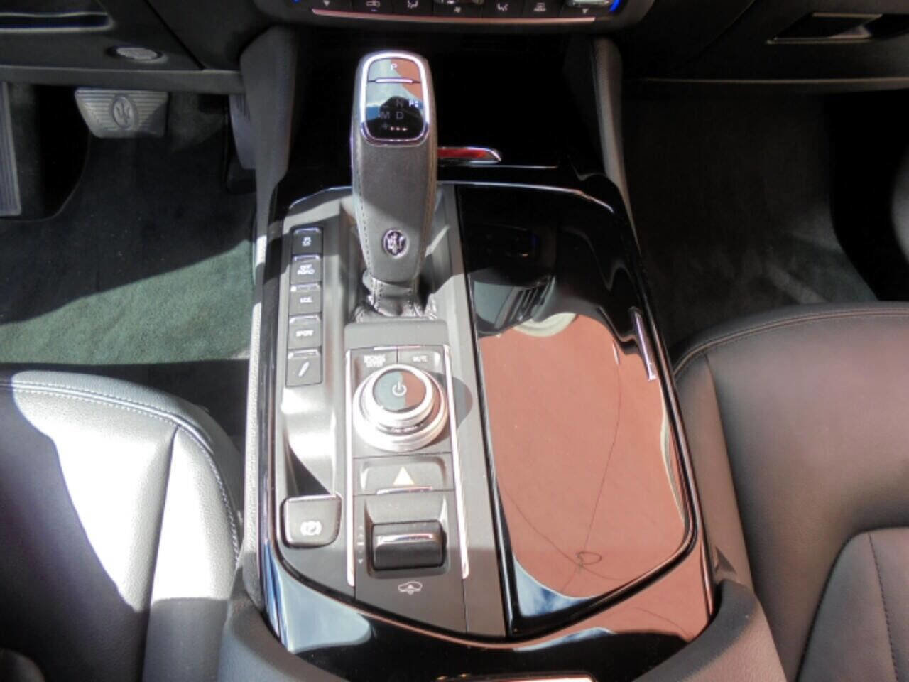 Used 2021 Maserati Levante image 17