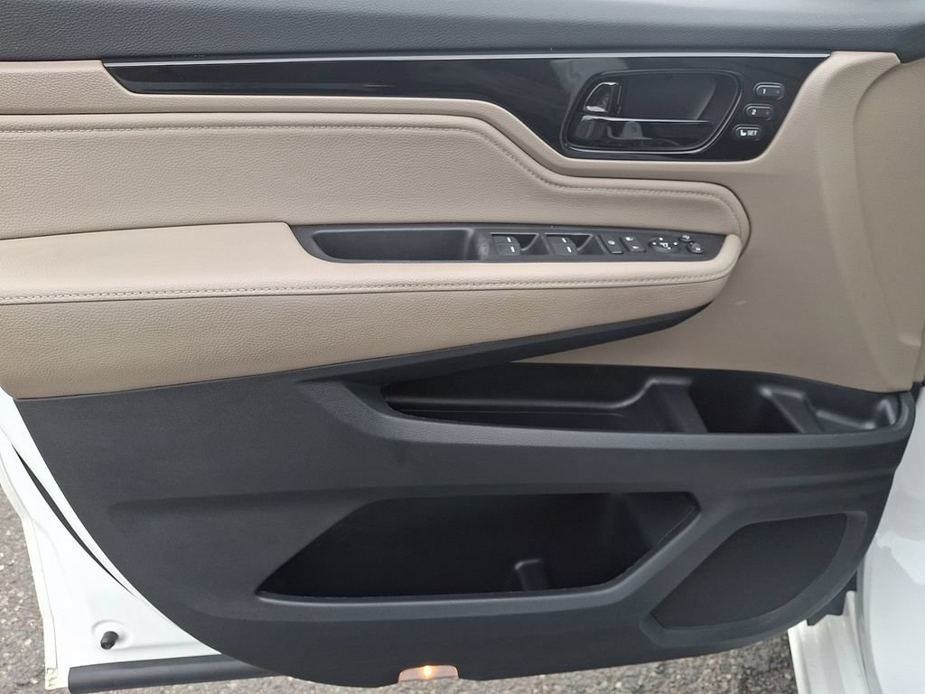 Used 2023 Honda Odyssey Elite image 12
